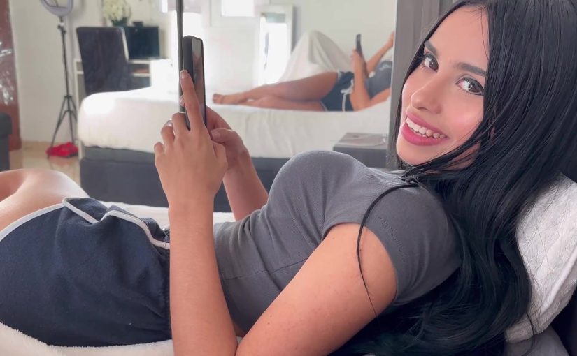 Güzel Latina Stepister, reklamı sondajlamak için yalvarıyor